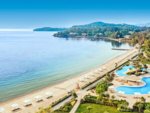 Buche jetzt deinen Traumurlaub im Ikos Dassia in  ➝ schon ab 2550 €!