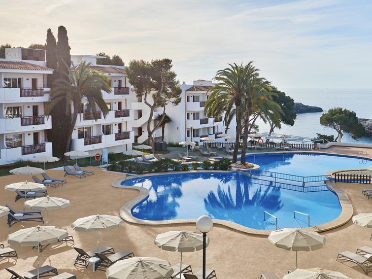 Buche jetzt deinen Traumurlaub im Inturotel Cala Azul in  ➝ schon ab 814 €!