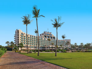 Buche jetzt deinen Traumurlaub im JA Beach Hotel in  ➝ schon ab 983 €!