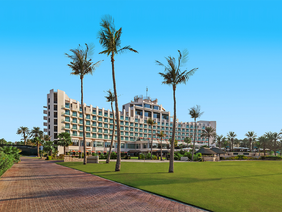 Buche jetzt deinen Traumurlaub im JA Beach Hotel in  ➝ schon ab 983 €!