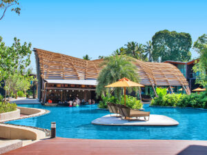 Buche jetzt deinen Traumurlaub im Kalima Resort Khao Lak in  ➝ schon ab 1482 €!