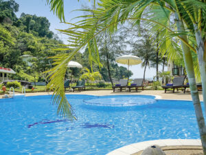 Buche jetzt deinen Traumurlaub im Khao Lak Sunset Resort in  ➝ schon ab 1221 €!