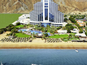 Buche jetzt deinen Traumurlaub im Le Meridien Al Aqah Beach Resort Fujairah in  ➝ schon ab 1161 €!
