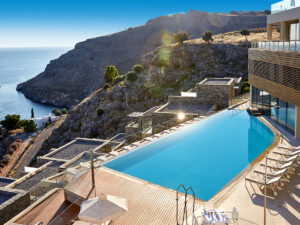 Buche jetzt deinen Traumurlaub im Lindos Blu Luxury Hotel & Suites in  ➝ schon ab 2650 €!