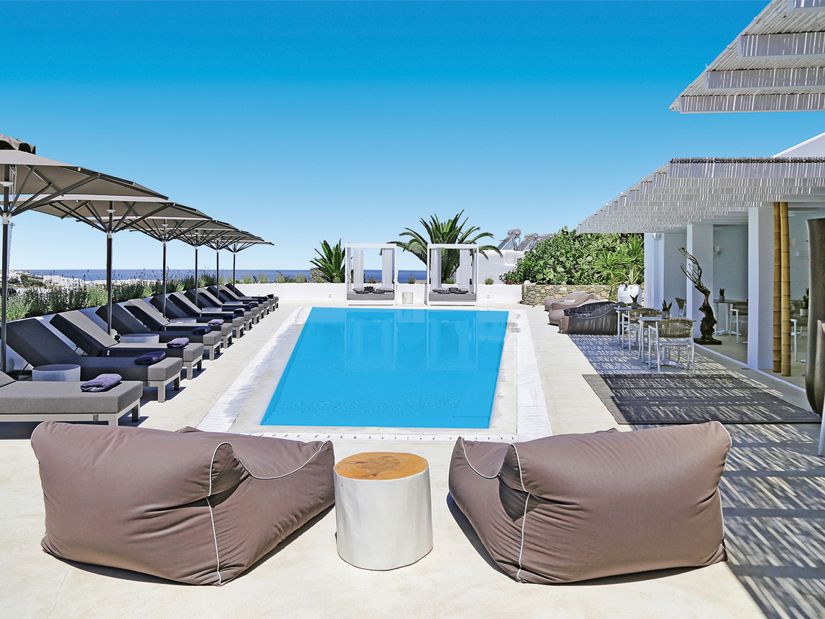 Buche jetzt deinen Traumurlaub im Livin Mykonos in  ➝ schon ab 1137 €!