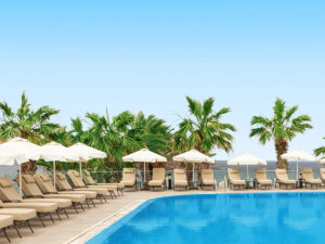 Buche jetzt deinen Traumurlaub im Louis Paphos Breeze in  ➝ schon ab 1268 €!