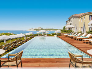 Buche jetzt deinen Traumurlaub im Mangia's Santa Teresa Resort in  ➝ schon ab 9323 €!