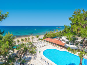 Buche jetzt deinen Traumurlaub im Melas Holiday Village in  ➝ schon ab 1268 €!