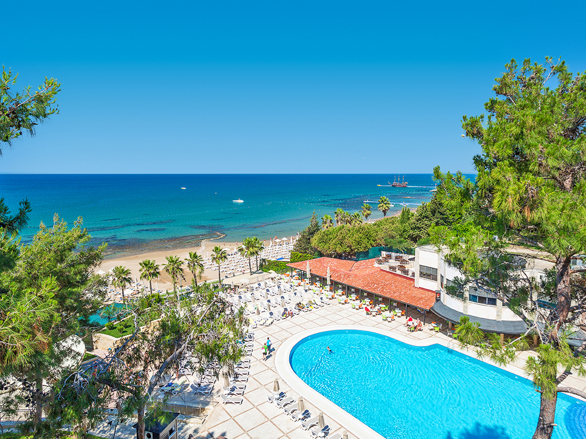 Buche jetzt deinen Traumurlaub im Melas Holiday Village in  ➝ schon ab 1268 €!