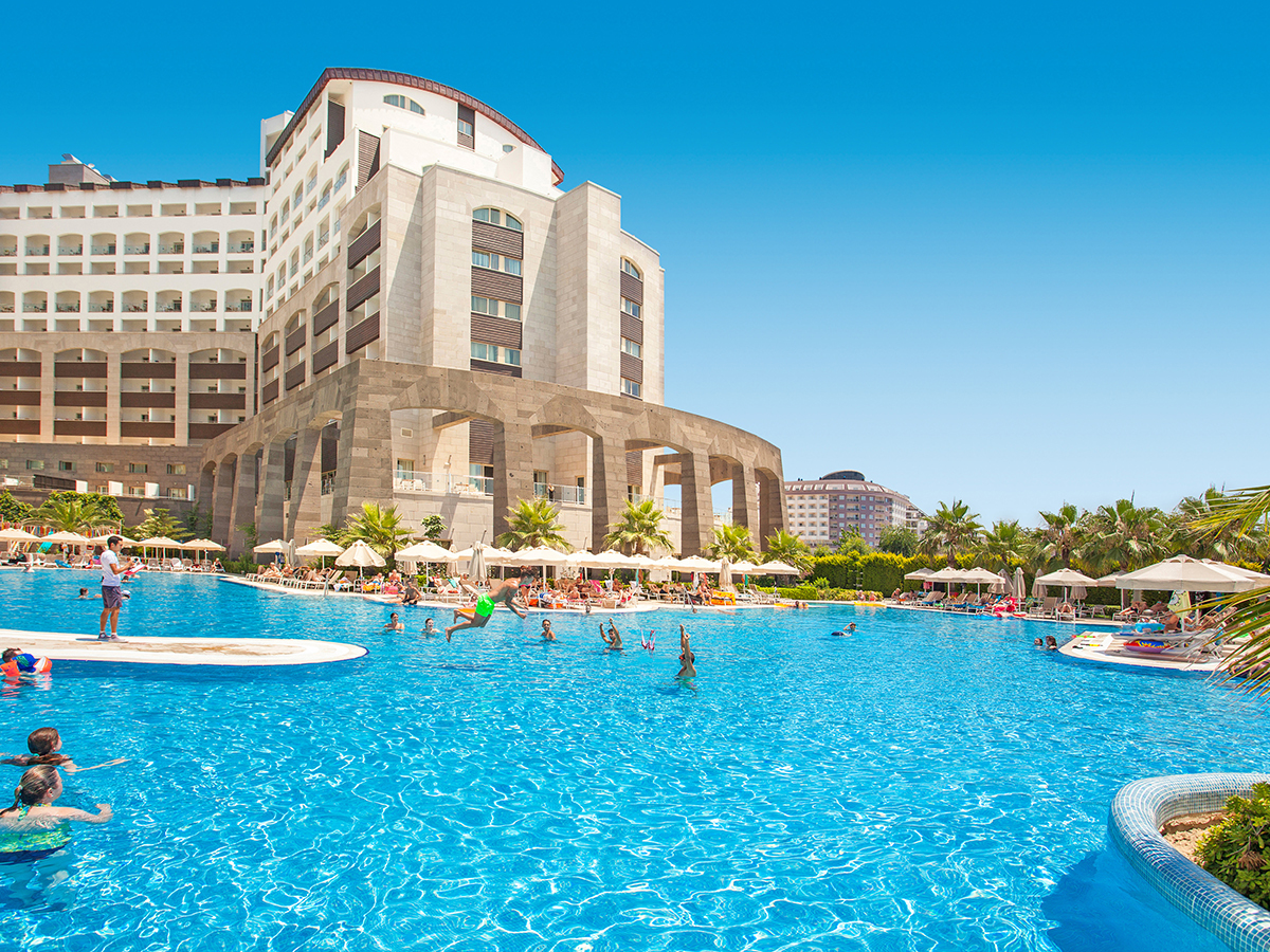 Buche jetzt deinen Traumurlaub im Melas Hotel Lara in  ➝ schon ab 701 €!