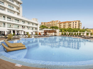 Buche jetzt deinen Traumurlaub im Meliá Madeira Mare Hotel in  ➝ schon ab 677 €!