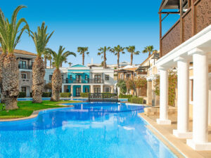 Buche jetzt deinen Traumurlaub im Mitsis Royal Mare in  ➝ schon ab 1262 €!