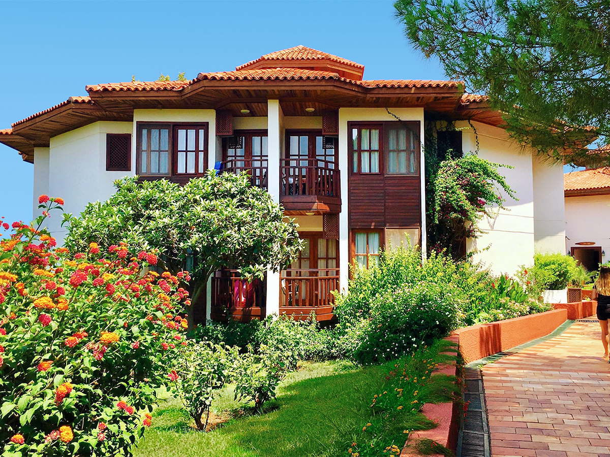 Buche jetzt deinen Traumurlaub im Montana Pine Resort in  ➝ schon ab 920 €!