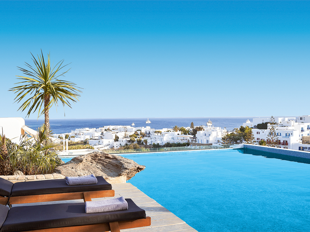 Buche jetzt deinen Traumurlaub im Mr. & Mrs. White Mykonos in  ➝ schon ab 997 €!