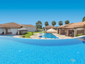 Buche jetzt deinen Traumurlaub im Olympia Golden Beach Resort in  ➝ schon ab 962 €!