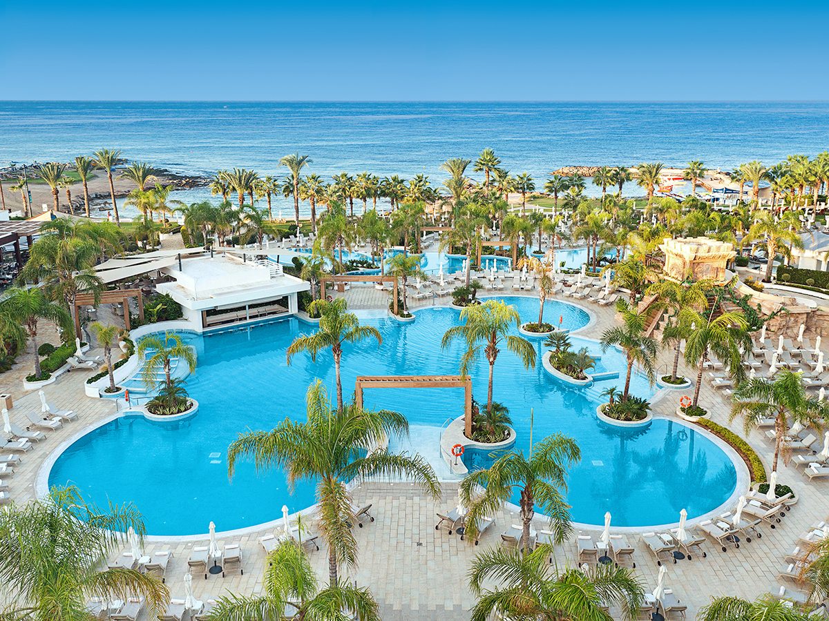 Buche jetzt deinen Traumurlaub im Olympic Lagoon Resort Paphos in  ➝ schon ab 1876 €!