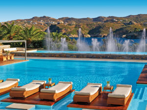 Buche jetzt deinen Traumurlaub im Out of the Blue Resort in  ➝ schon ab 1110 €!