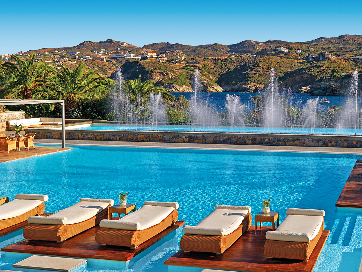 Buche jetzt deinen Traumurlaub im Out of the Blue Resort in  ➝ schon ab 1110 €!