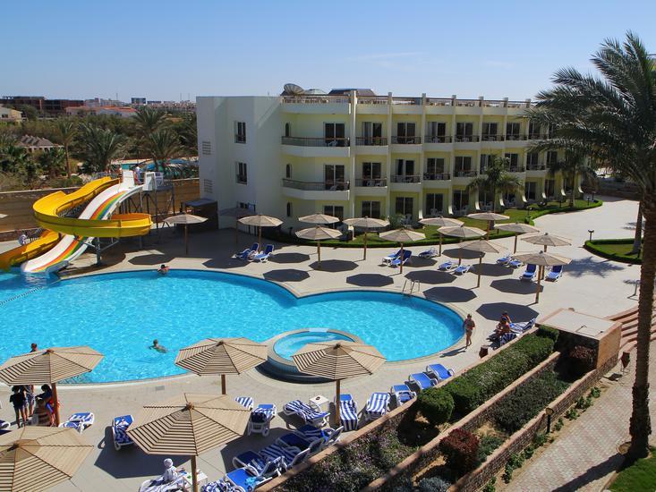 Buche jetzt deinen Traumurlaub im Palm Beach Resort in  ➝ schon ab 652 €!