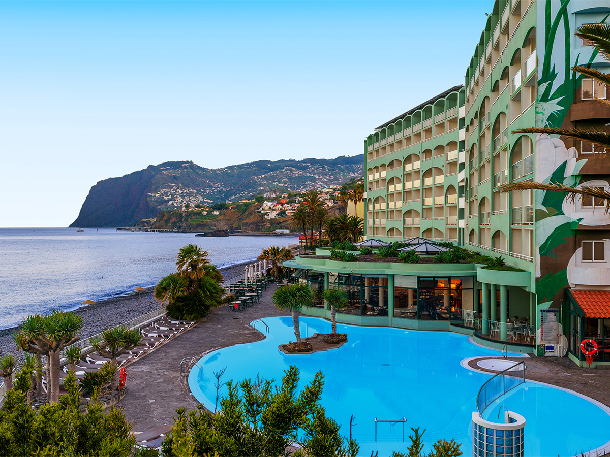 Buche jetzt deinen Traumurlaub im Pestana Ocean Bay All Inklusive Resort in  ➝ schon ab 807 €!