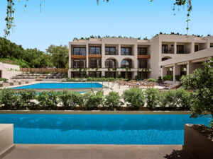 Buche jetzt deinen Traumurlaub im Planos Hotel in  ➝ schon ab 1114 €!