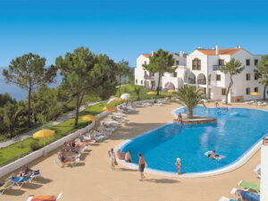 Buche jetzt deinen Traumurlaub im Hotel Alfagar Village in Portugal