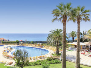 Buche jetzt deinen Traumurlaub im Aparthotel Jardim do Vau in Portugal