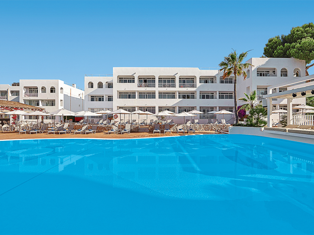 Buche jetzt deinen Traumurlaub im Prinsotel Alba in  ➝ schon ab 875 €!