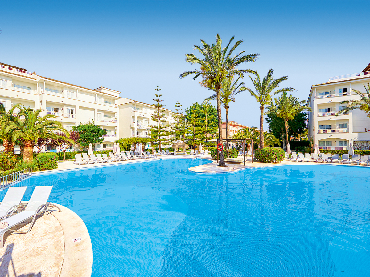 Buche jetzt deinen Traumurlaub im Prinsotel La Dorada in  ➝ schon ab 1069 €!