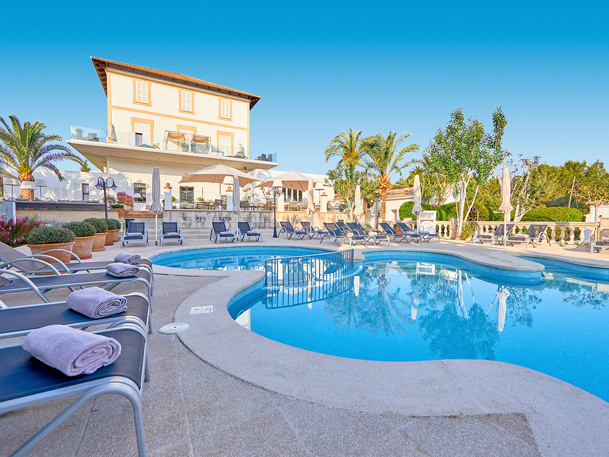 Buche jetzt deinen Traumurlaub im Prinsotel Mal Pas in  ➝ schon ab 879 €!