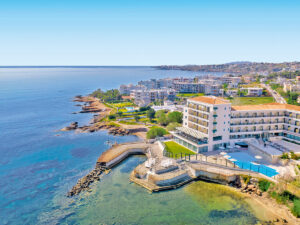 Buche jetzt deinen Traumurlaub im Ramada Athens Club Attica Riviera in  ➝ schon ab 819 €!