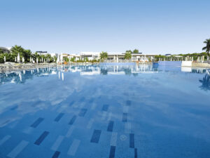 Buche jetzt deinen Traumurlaub im Riva Marina Resort in  ➝ schon ab 752 €!