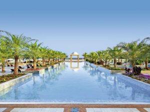 Buche jetzt deinen Traumurlaub im Rixos Al Mairid Ras Al Khaimah in  ➝ schon ab 1577 €!
