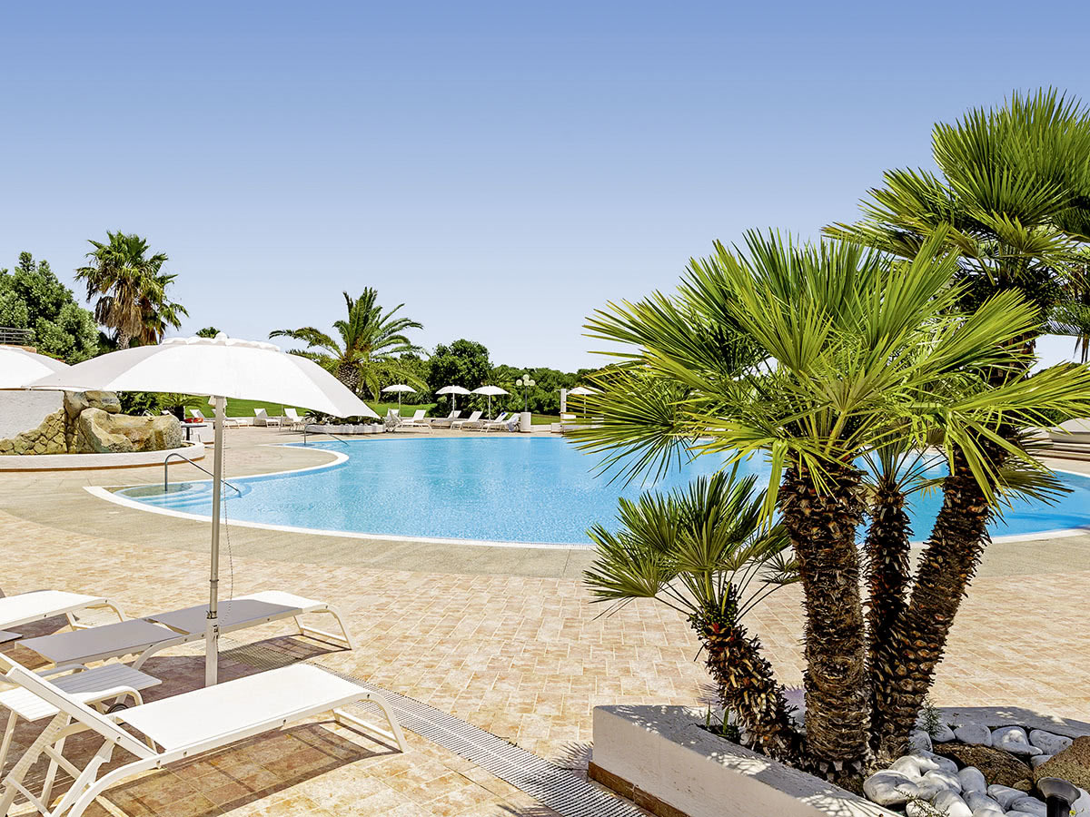 Buche jetzt deinen Traumurlaub im Sant'Elmo Beach Hotel in  ➝ schon ab 824 €!
