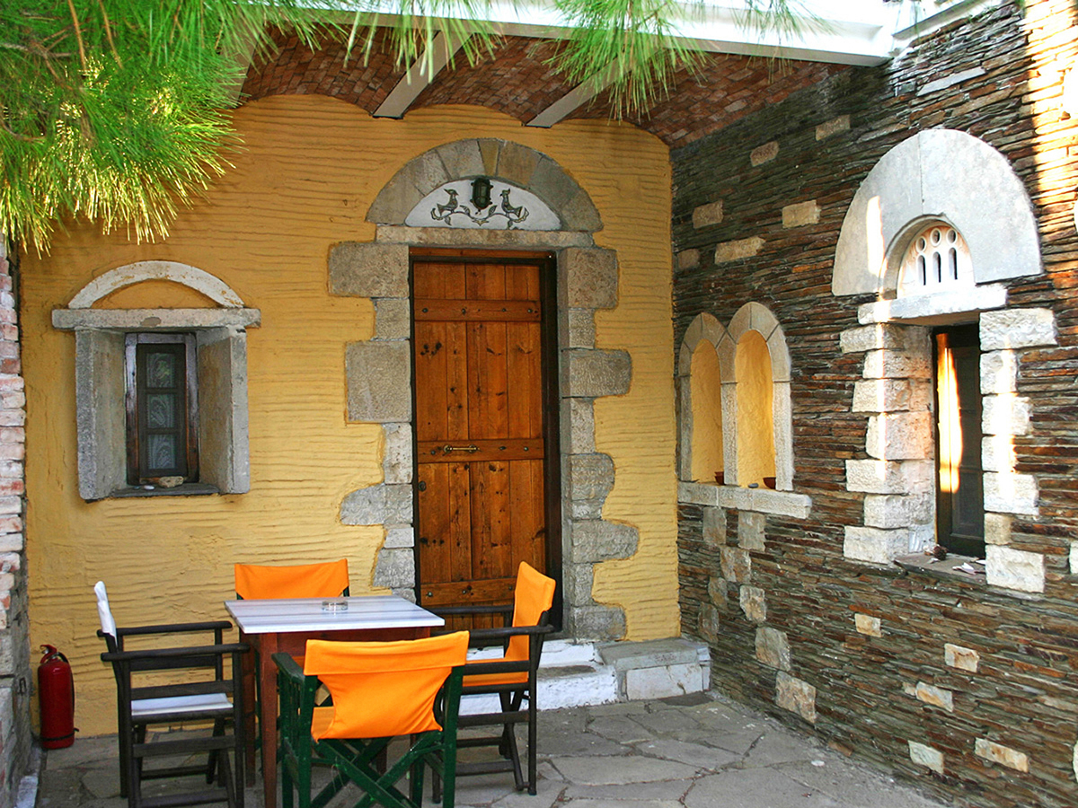 Buche jetzt deinen Traumurlaub im Sirena Village in  ➝ schon ab 741 €!