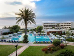 Buche jetzt deinen Traumurlaub im Sol Cosmopolitan Rhodes in  ➝ schon ab 1120 €!