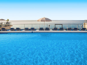 Buche jetzt deinen Traumurlaub im Hotel htop Pineda Palace in Spanien