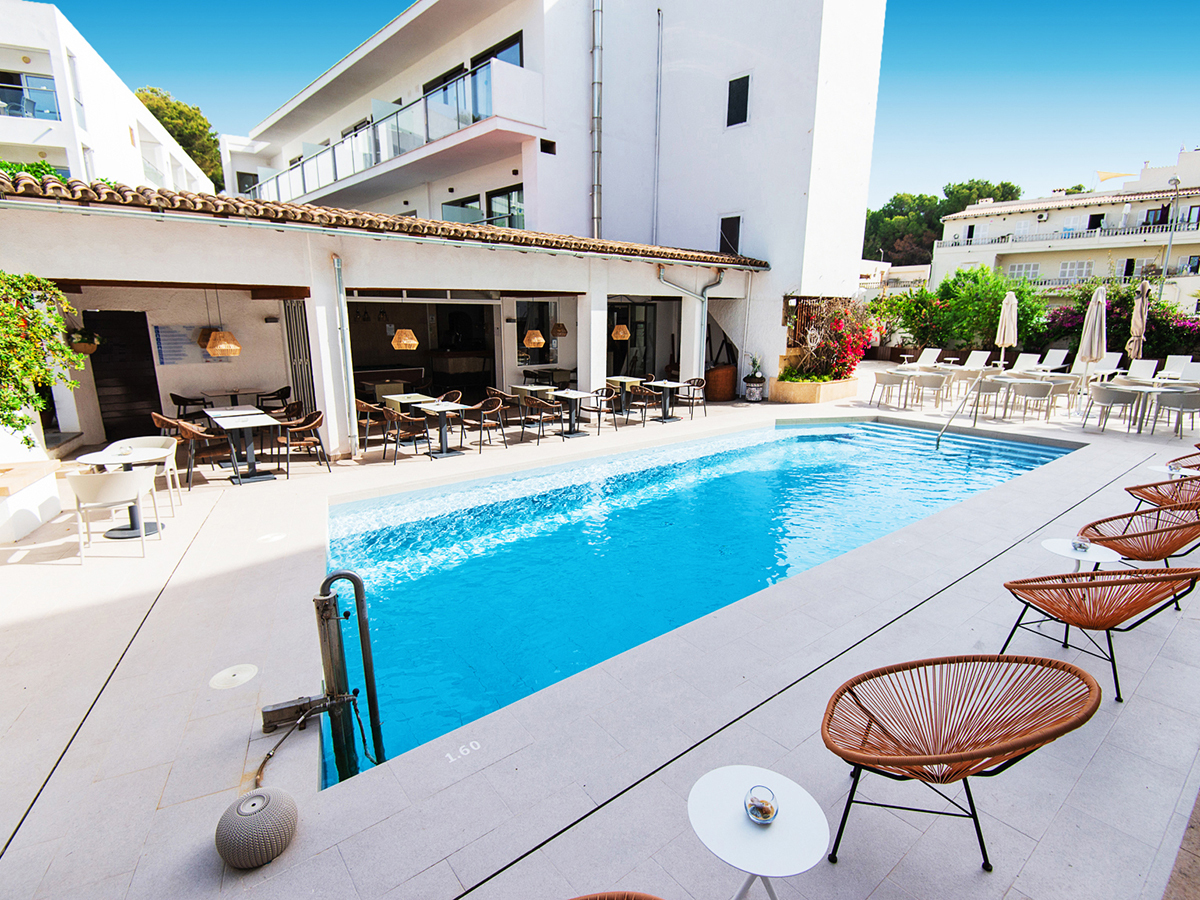 Buche jetzt deinen Traumurlaub im Petit Garden Hotel by Flacalco in Spanien