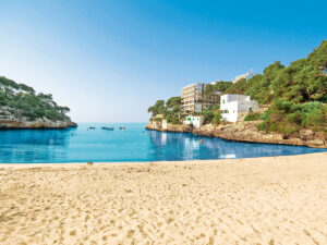 Buche jetzt deinen Traumurlaub im Hotel Pinos Playa in Spanien