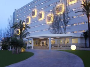 Buche jetzt deinen Traumurlaub im BG Java Hotel in Spanien