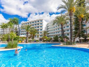 Buche jetzt deinen Traumurlaub im Eix Lagotel Hol. Resort in Spanien