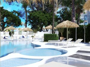 Buche jetzt deinen Traumurlaub im HSM Lago Park Apart in Spanien