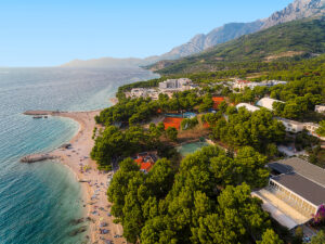 Buche jetzt deinen Traumurlaub im Sunny Makarska by Valamar in  ➝ schon ab 916 €!