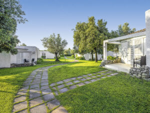 Buche jetzt deinen Traumurlaub im TH Simeri - Simeri Village in  ➝ schon ab 878 €!