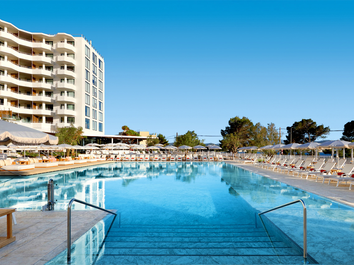 Buche jetzt deinen Traumurlaub im TRS Ibiza Hotel & Signature Level at TRS Ibiza in  ➝ schon ab 1614 €!