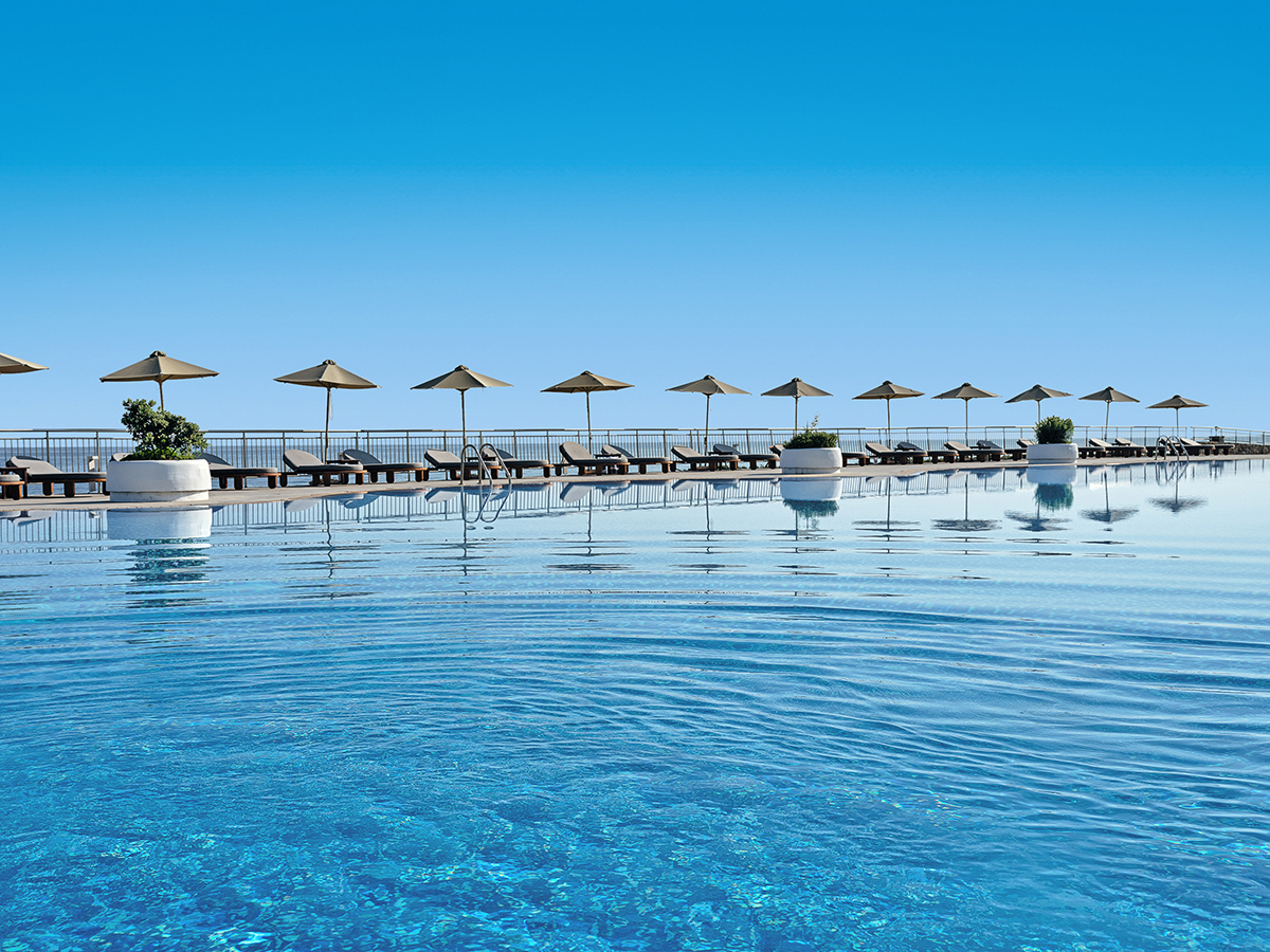 Buche jetzt deinen Traumurlaub im The Royal Blue Resort & Spa in  ➝ schon ab 1094 €!