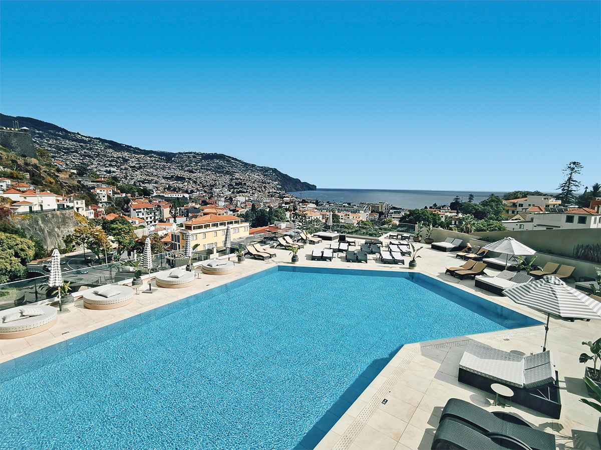 Buche jetzt deinen Traumurlaub im The Views Baia Hotel - Adults Only in  ➝ schon ab 662 €!