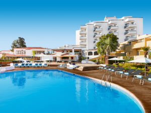 Buche jetzt deinen Traumurlaub im Tivoli Lagos Algarve Resort in  ➝ schon ab 512 €!
