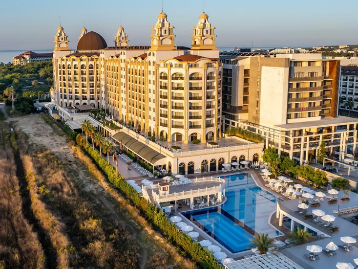 Buche jetzt deinen Traumurlaub im Jadore Deluxe Hotel & Spa in Türkei