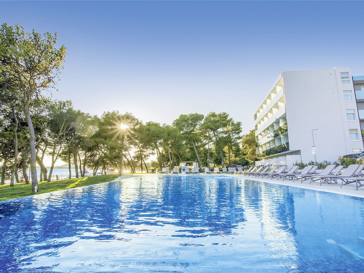 Buche jetzt deinen Traumurlaub im Villas Arausana & Antonina in  ➝ schon ab 604 €!